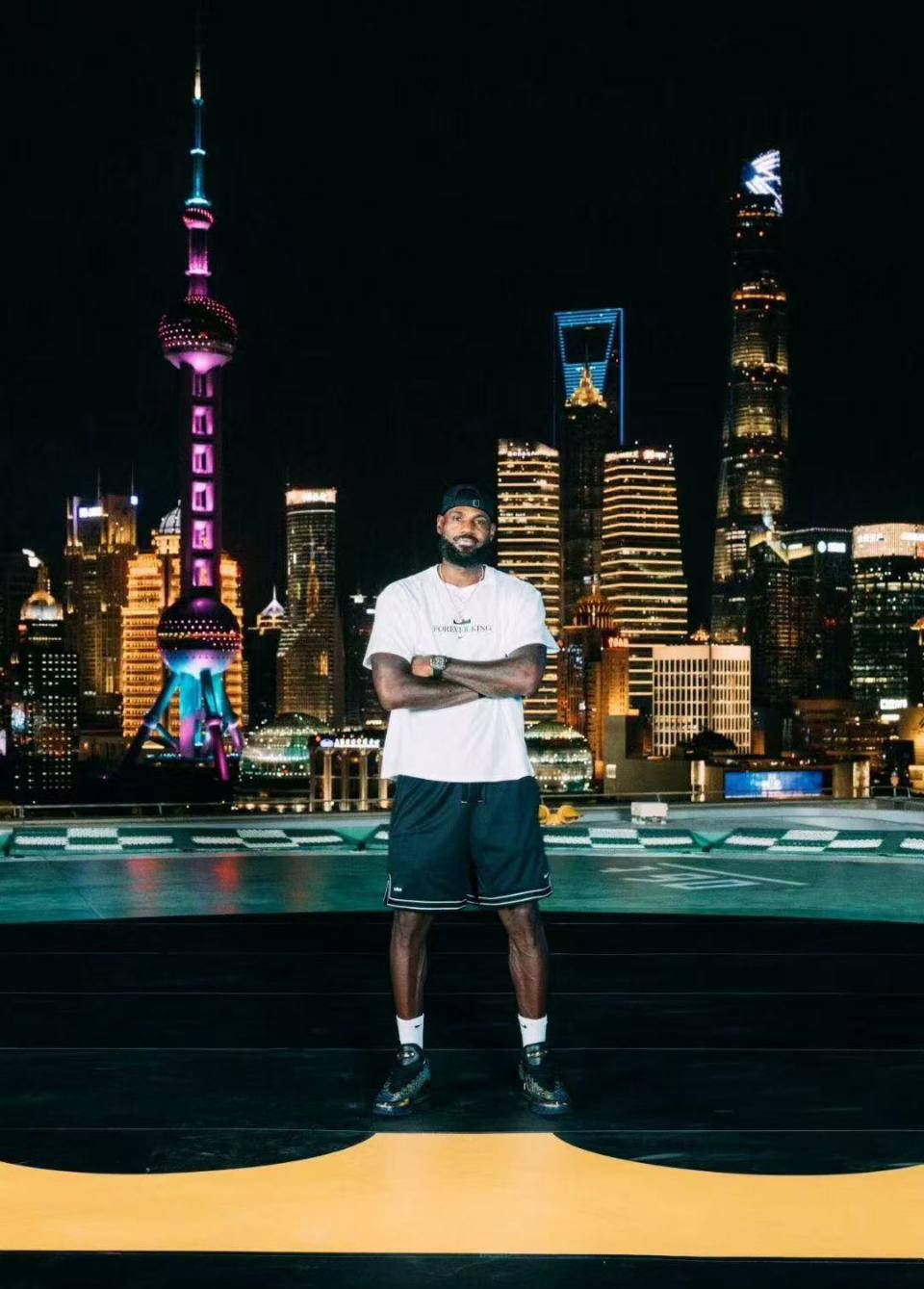 与詹姆斯佩, 迷人的夜景
