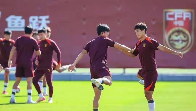 帮助球员们, 在这个充满 帮助球员们, 在这个充满