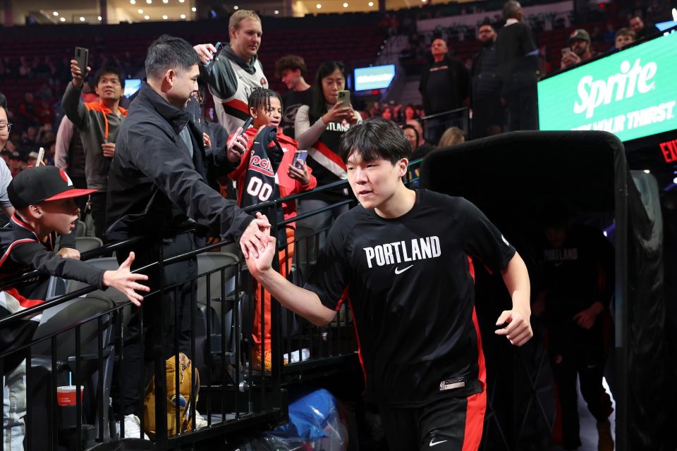 小萨与申京, src