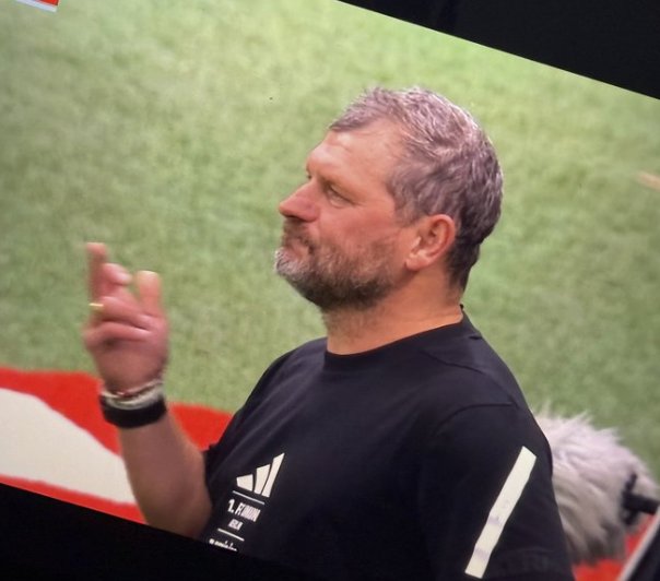 做出不雅行 做出不雅行